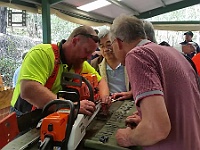 03-Trainer Neil gives instruction about the chain saw